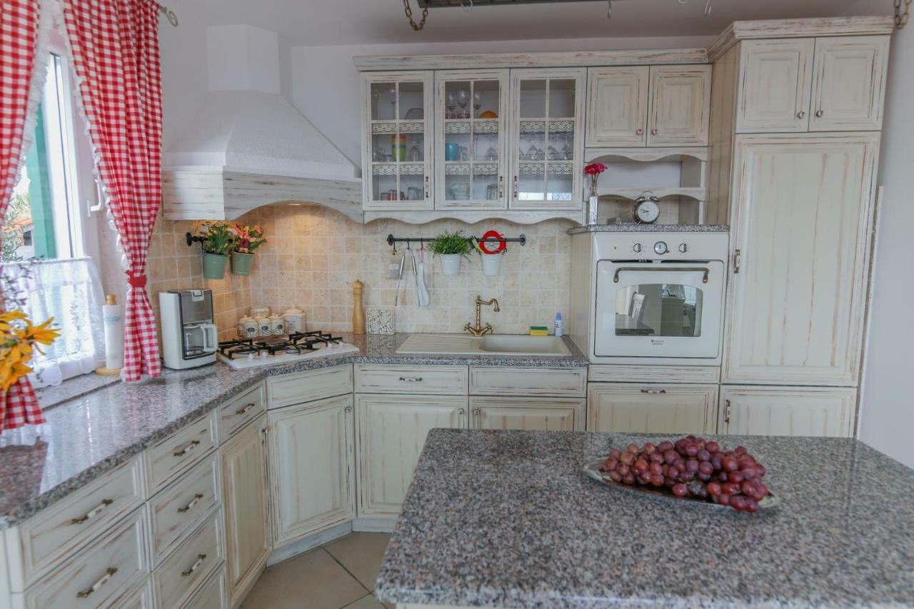 Eco Eclectic Villa With Pool Solin Bagian luar foto
