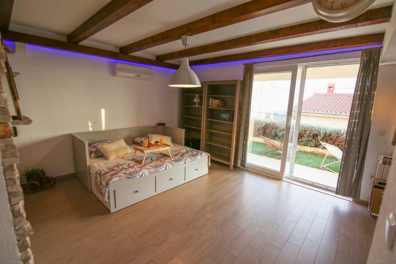 Eco Eclectic Villa With Pool Solin Bagian luar foto