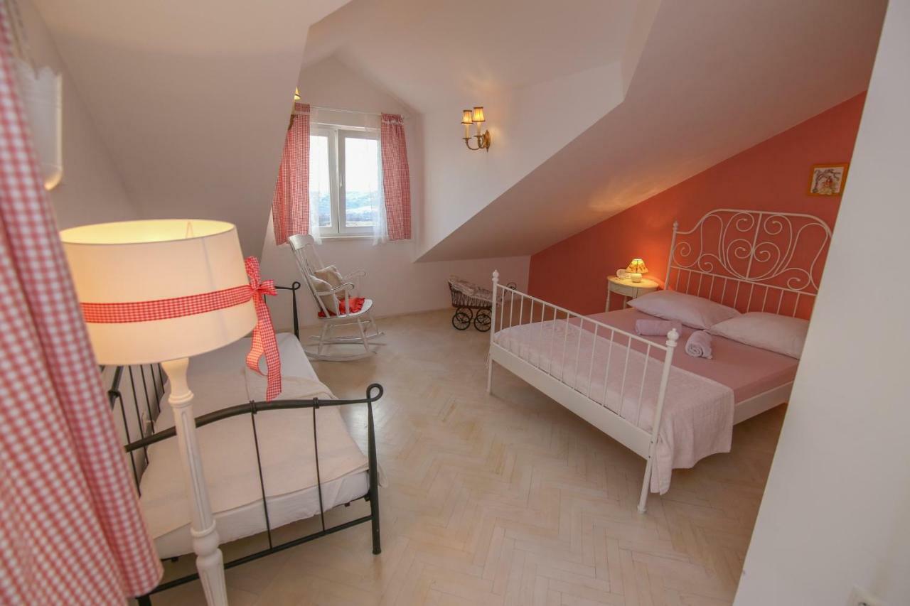 Eco Eclectic Villa With Pool Solin Bagian luar foto