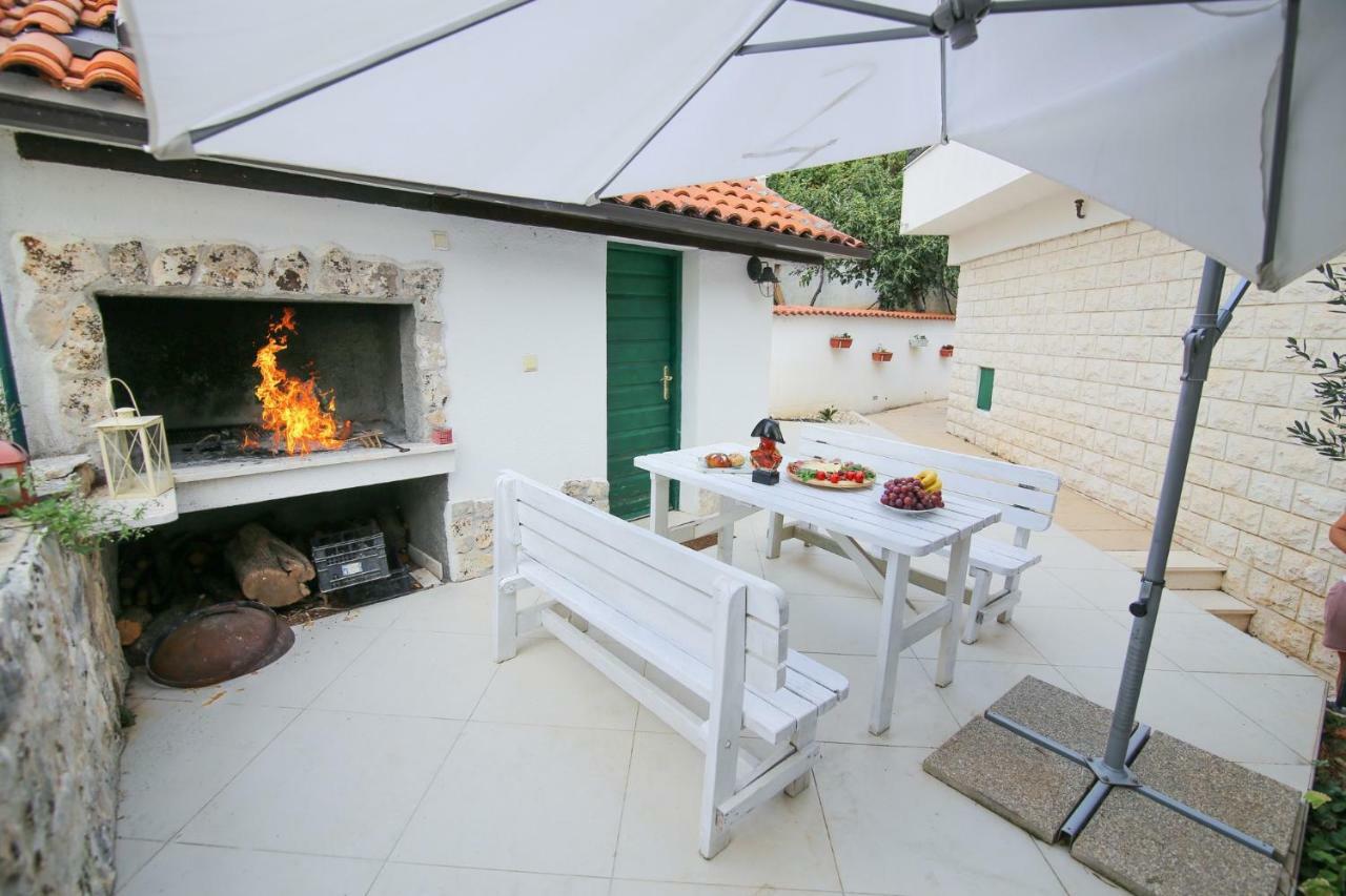Eco Eclectic Villa With Pool Solin Bagian luar foto