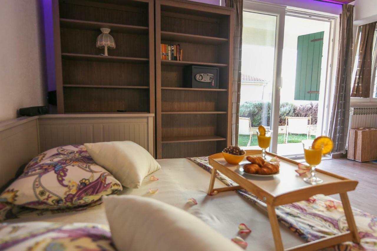 Eco Eclectic Villa With Pool Solin Bagian luar foto